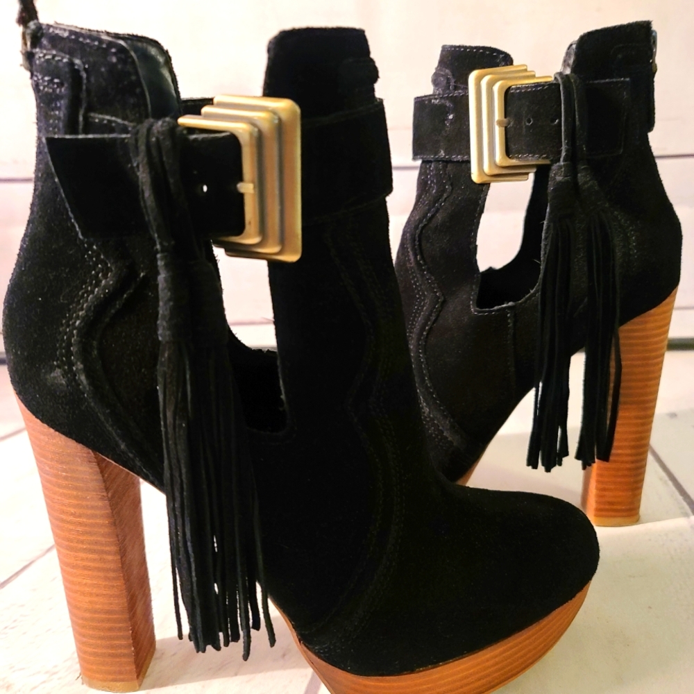 BOUTIQUE 9 LEATHER BTFULLON PLATFORM HEELS